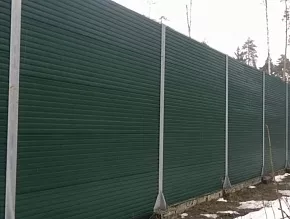 Шумозащитный забор на ленточном фундаменте купить Москва